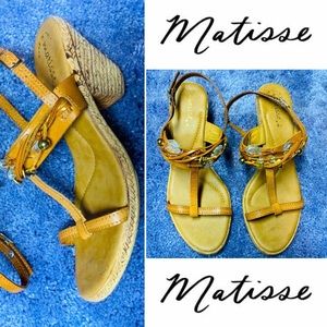 5/$20💛MATISSE Beaded Woven Heels